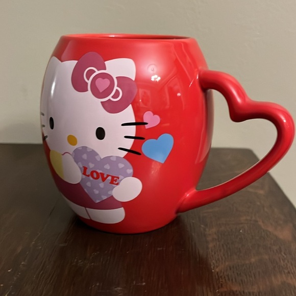 Hello Kitty Red Heart Mug - Picture 3 of 5